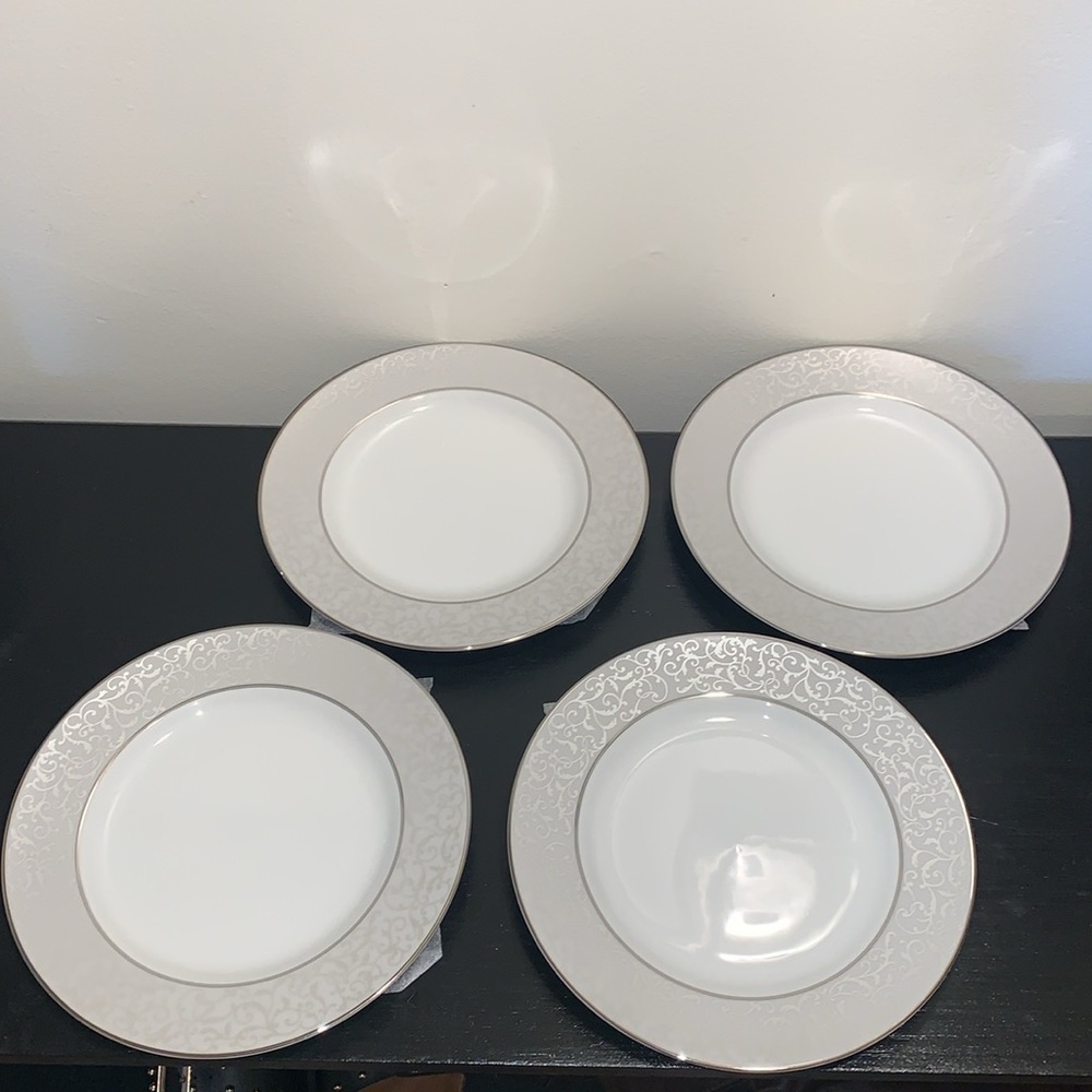 Mikasa Parchment Salad Plates.  Lot of 4. ‎ NWT. Made in Thailand.